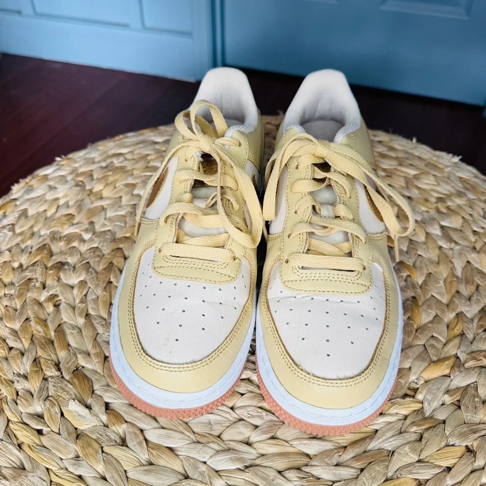 Nike Women’s Neutral Low-Top Sneakers in Cream and Brown